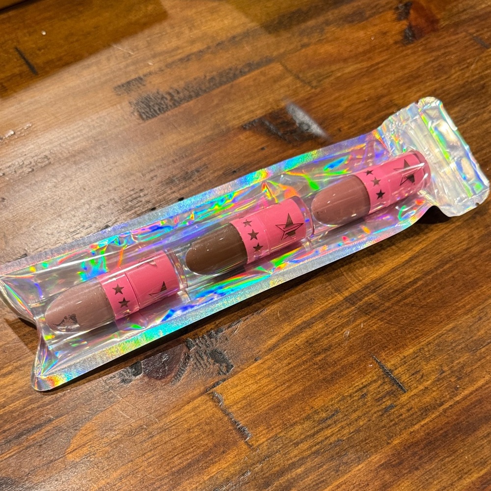 Mini Jeffree Star lipstick trio
